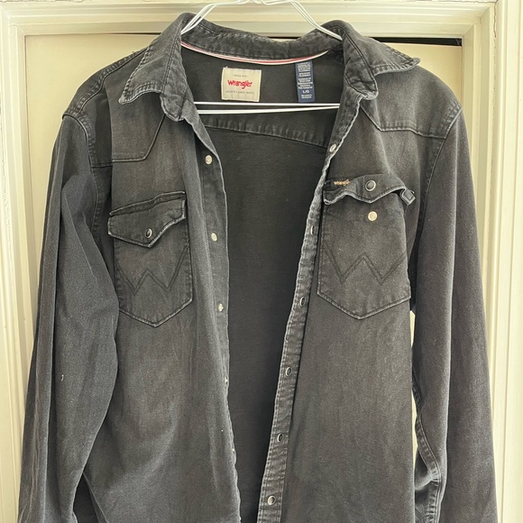 Wrangler Other - Wrangler snap button down. Men’s large.